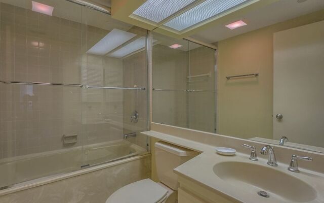 Barrington Court 210 by RedAwning