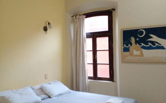 Solar do Carmo Suites & Apartments