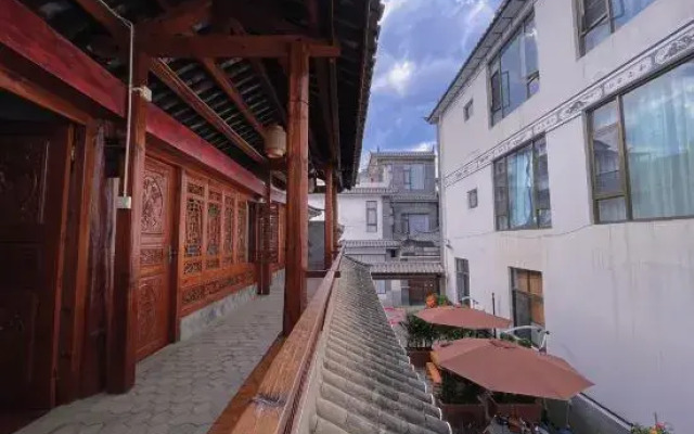 Ruyuan Boutique Homestay (Dali Erhai Caicun Branch)