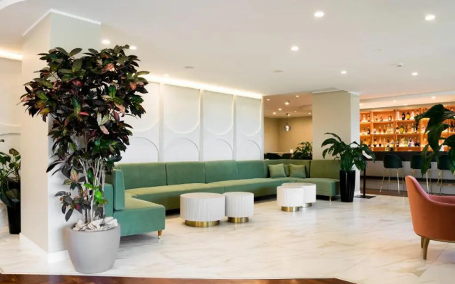 Massimi City Garden Hotel