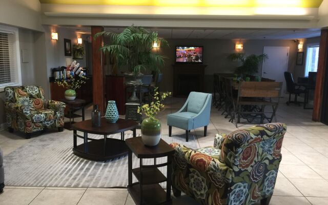 Greenfield Inn and Suites Elizabethtown, KY I65 Exit 94