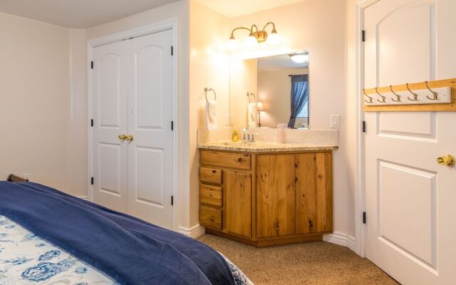 Family Crash Pad near SLC