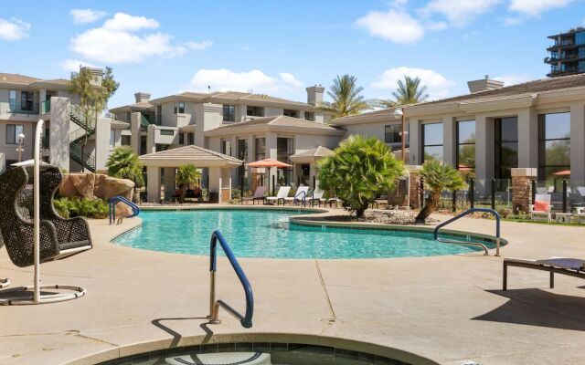 CozySuites at Kierland Commons
