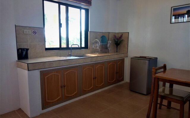 SmallFry's Beach Resort