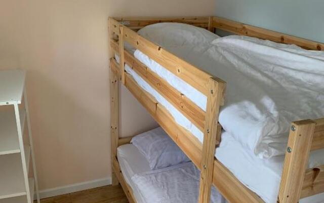 The Bee - Trekkershuts & Apartment