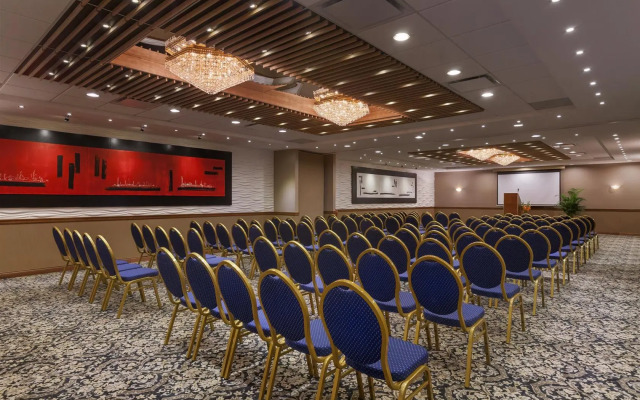 Poco Inn and Suites Hotel & Conference Centre
