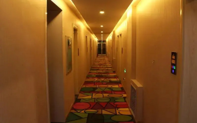 Shell Zhangye Ganzhou Area East Street Drum Tower Hotel