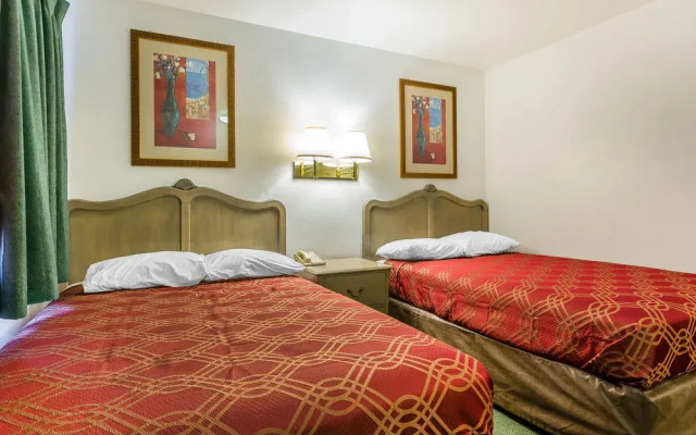 Econo Lodge I-5 at Rt. 58