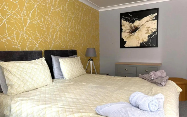 Thistle Apartment, Main street, Golspie