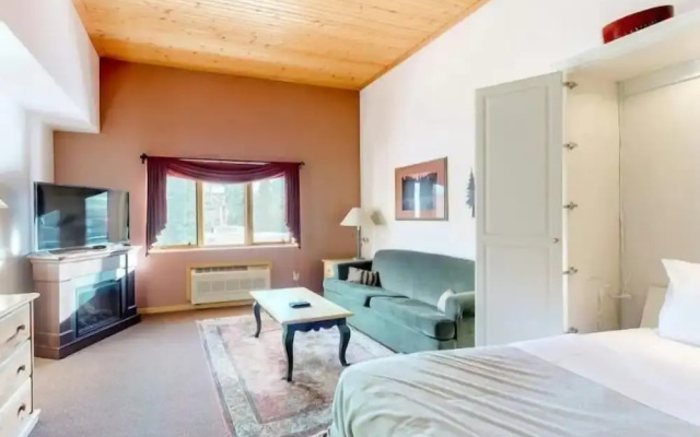 Studio Condo at Gateway Lodge in Keystone