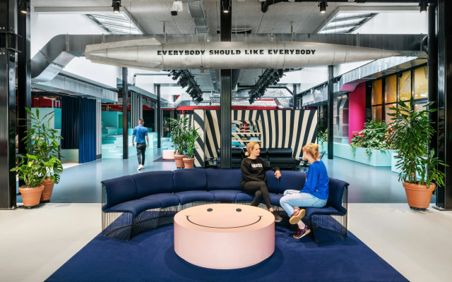 The Social Hub Amsterdam City - Image 2