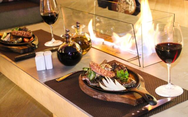 HS HOTSSON Hotel Leon