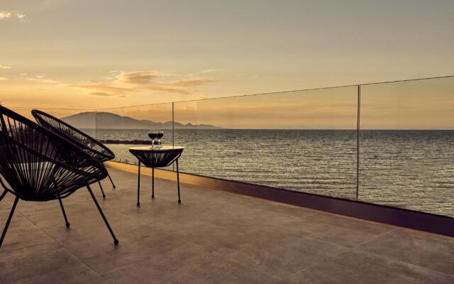 Lamer Seafront Villa by Thinkvilla