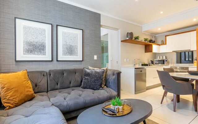 Sandton Smart Apartment Thirteen