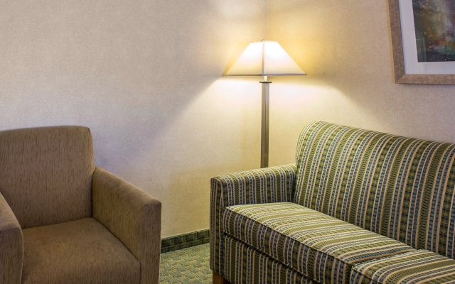 Quality Inn at Collins Road - Cedar Rapids