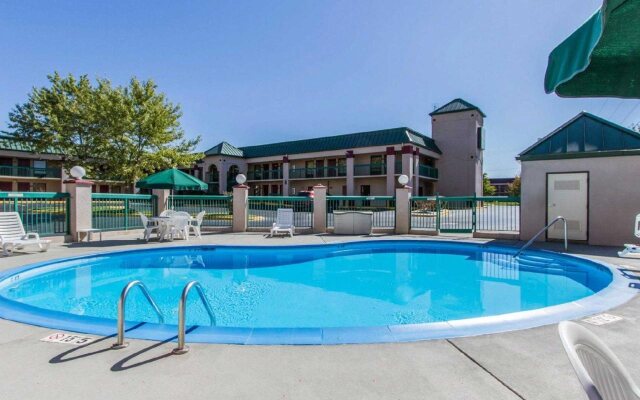 Quality Inn Fort Campbell