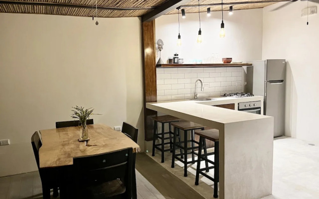 Makanas Beach Bungalows