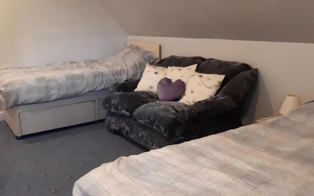 Spacious one Bedroom Apartment in North Kessock