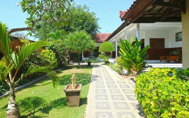 Puri Nusa Beach Hotel