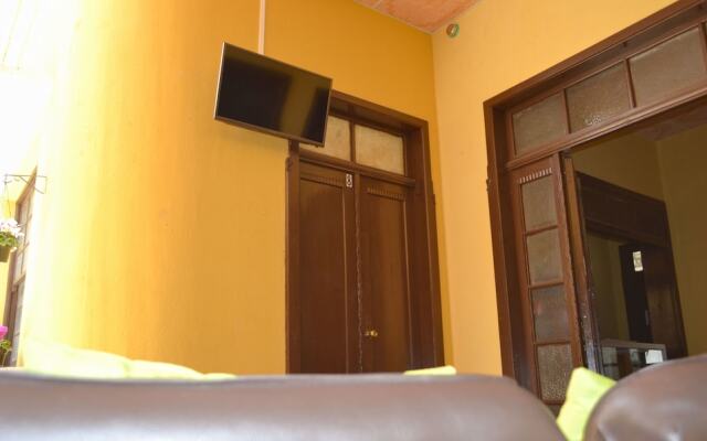 Hostal 4 Grados - Hostel