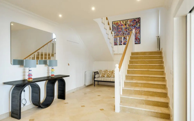 Coastline Arrabida Villa by Cadenzalux