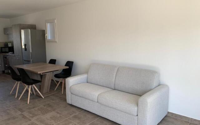 T2 neuf bord de plage - terrasse - CALVI