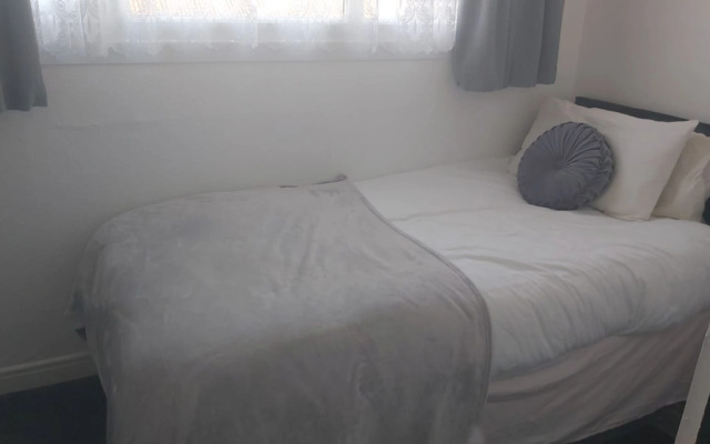 OYO Tudor Lodge - Redcar Beach