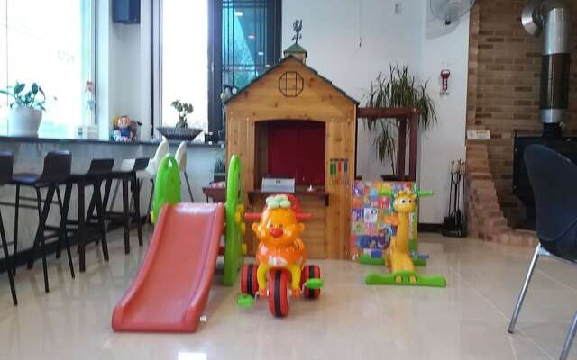 Forest of Color Pension
