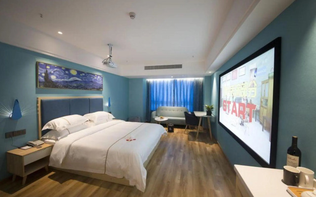 Jingmen Luolaikang Hotel (Daodao Wanda Plaza)