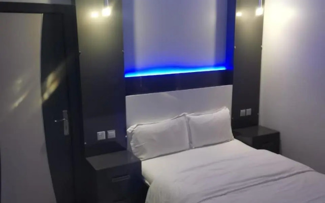 Marina Suhar Hotel