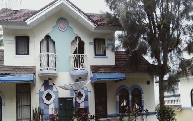 Villa Kota Bunga Vinca