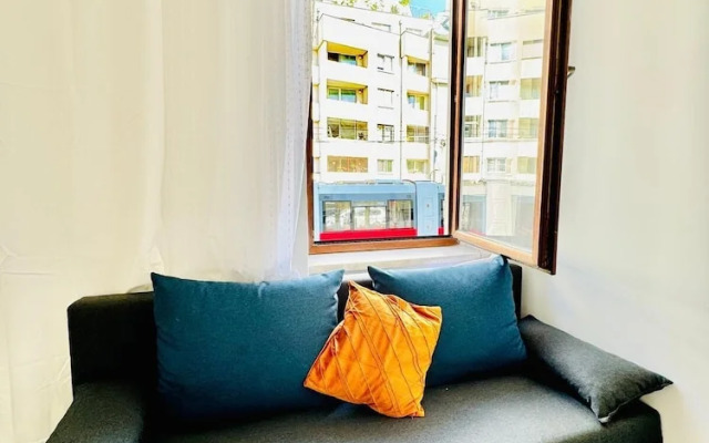 Affordable 4BR Apt Walk to FAC Platz