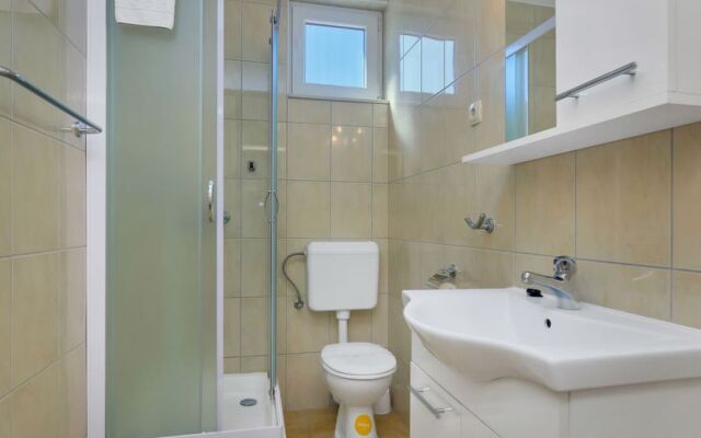 Apartment Cico Hvar/Pokrivenik 25302