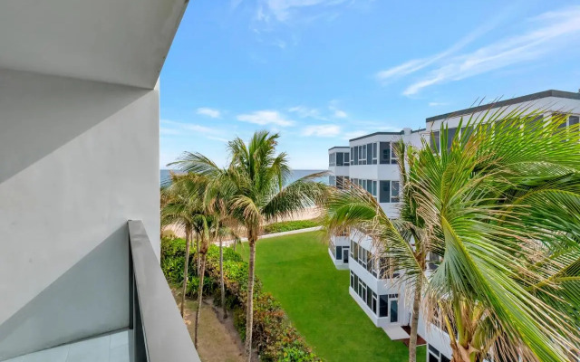 Tideline Palm Beach Ocean Resort and Spa