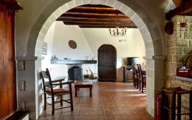 Anna-Malai Traditional Cretan Villa