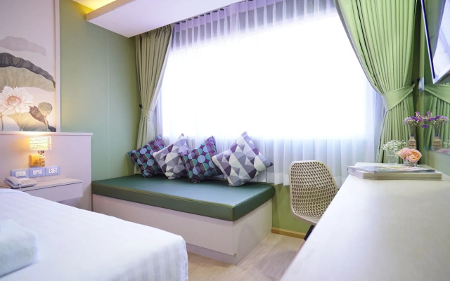 The Qube Fifty Hotel