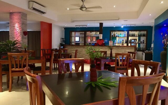 Victoria Palms Hotel