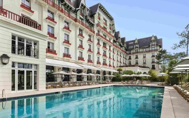 Hôtel Barrière l'Hermitage