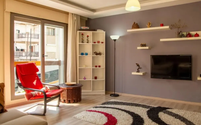 Pleasant and Central Flat With Balcony in Izmir