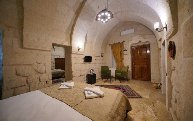 Emit Cave Hotel
