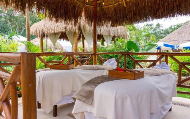 Tsaakik Jungle Hotel & Spa