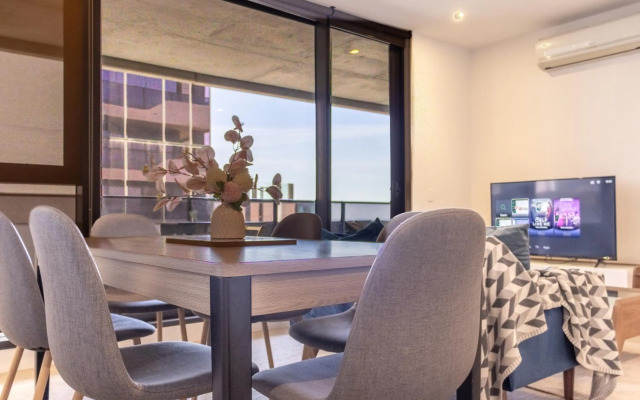 Pleasant Terrace 3BR 2BA WIFI City view