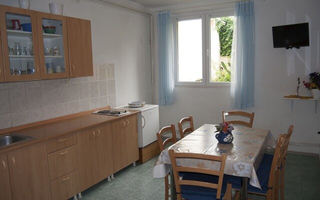 Apartments and Rooms Slavica