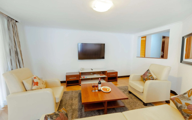 Heri Heights Hotel Apartments, SureStay Collection by BW