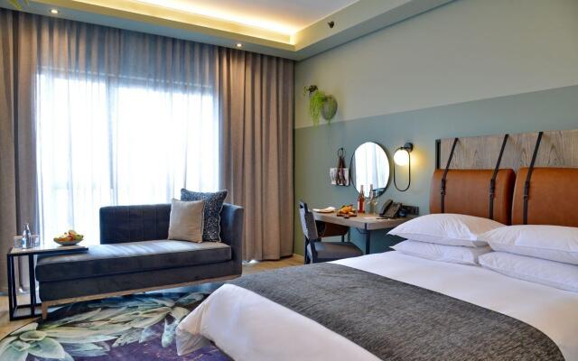 Courtyard Hotel Waterfall City