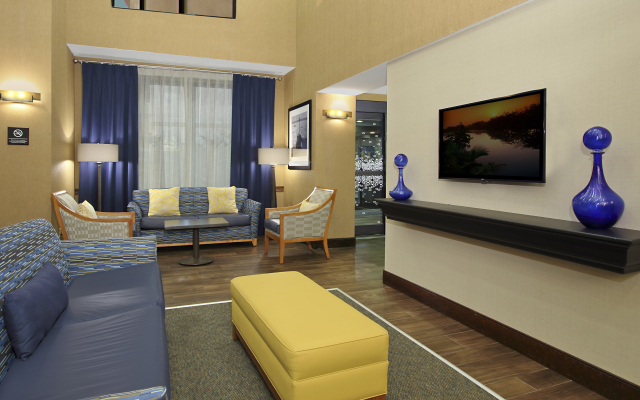 Hampton Inn & Suites Madisonville