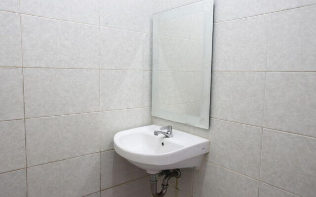 RedDoorz @ Slipi Jaya