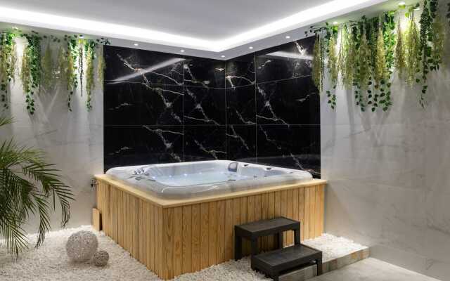 Akrolithos luxury suites