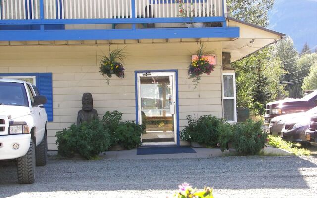 Eagles Nest Motel