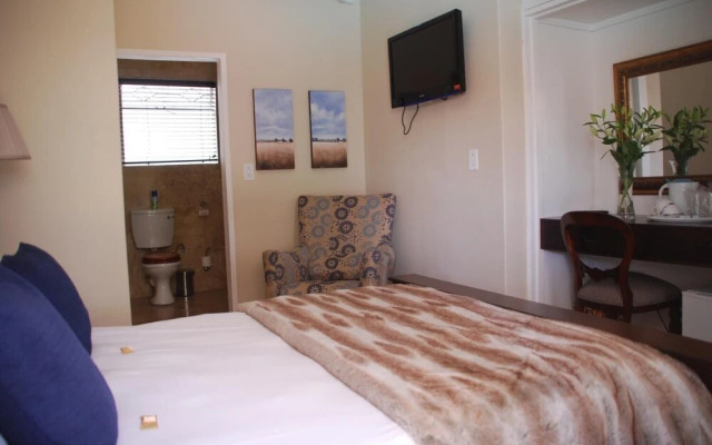 Woodmead Guest Lodge
